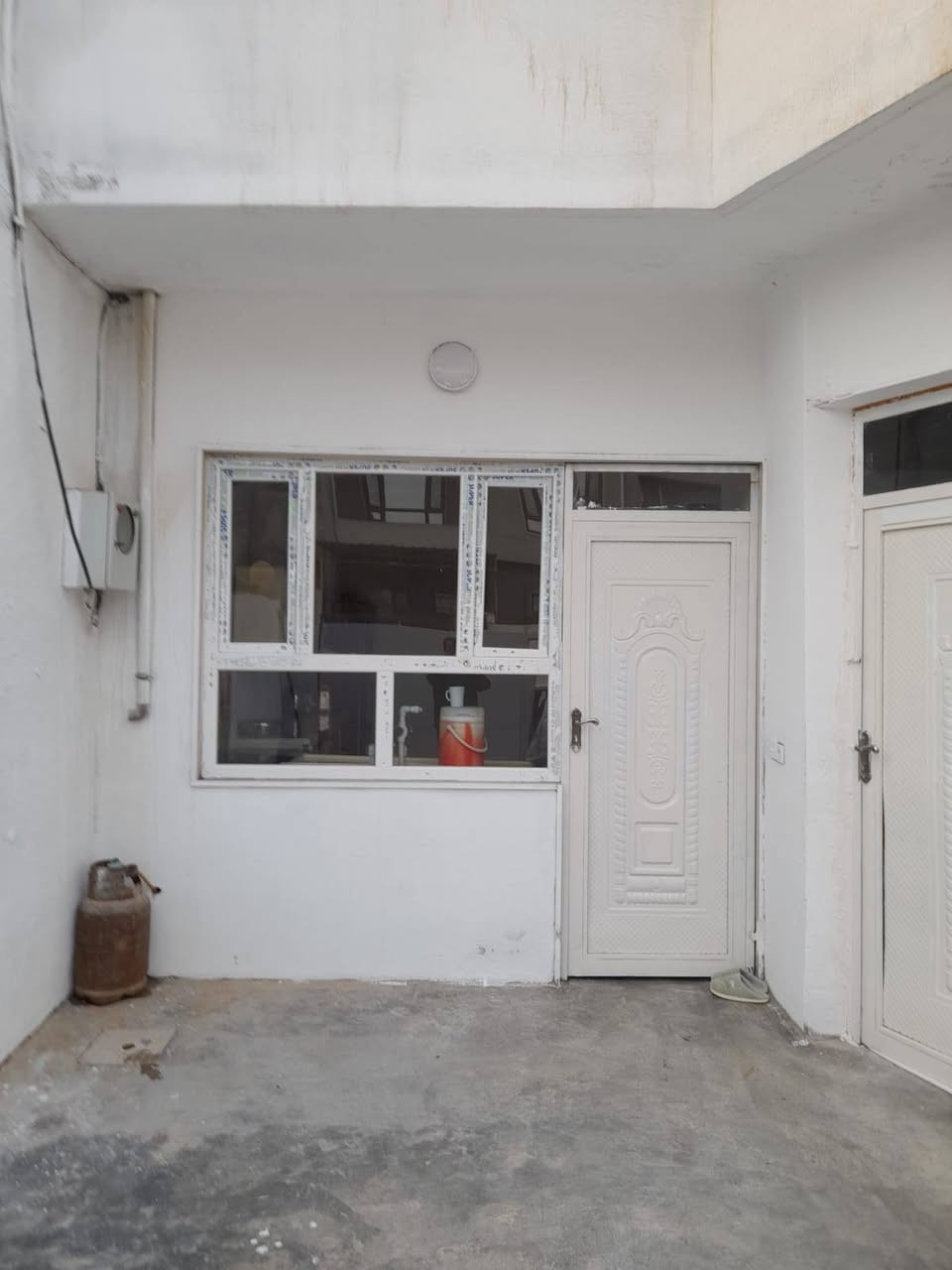 يعلن مكتب ابو يحيى لتجارة العقارات في محافظه كركوك قضاء الدبس  عن بيع   بيت سكني في المعسكر  بالقرب من بيت عماد باغوان مساحته  ١٦٠ متر خدمات   ماء وكهرباء تبليط يتكون من ٢غرفة نوم وهول واستقبال وصحيات ومطبخ  السعر على الخاص  والسعر مناسب  ورخيص جدا  وبي مجال  كما موضح بالصور أدناه 👇👇👇👇👇 للتواصل عبر الأرقام التاليه

*********** يحيى الحمداني ابو عبدالله

*********** ابو يحيى

*********** يحيى الحمداني ابو عبدالله
   ( التوفيق من الله و للجميع) جميع الأرقام  واتس اب

ملاحظه
دوام المكتب من الساعة التاسعة صباحا لغاية الواحدة ليلا للتواصل على الأرقام المذكوره اعلاه ☝️☝️☝️☝️☝️☝️
