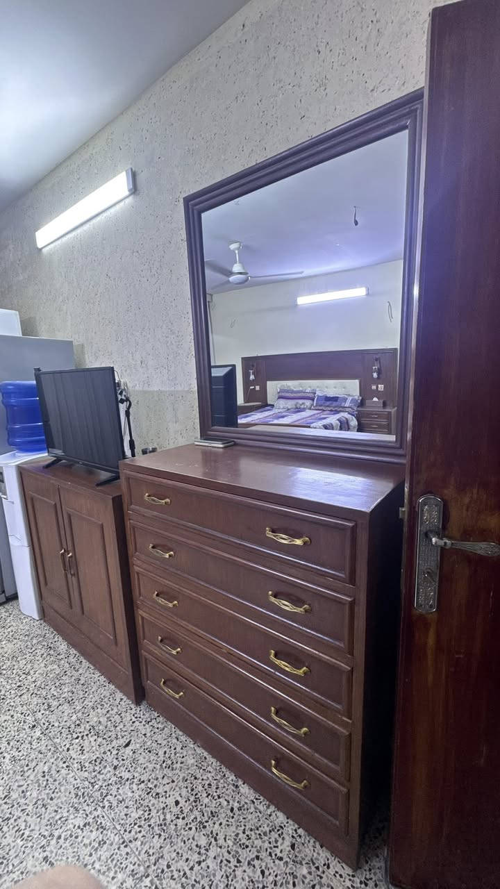 غرفة نجارة عراقية تكمة موديل تركي رايدتهة ب ٩٥٠مكاني بغداد حي القاهرة


**إذا كنت صاحب هذا الإعلان وتريد حذفه لأي سبب، رجاءا أرسل رسالة إلى الدعم الفني**