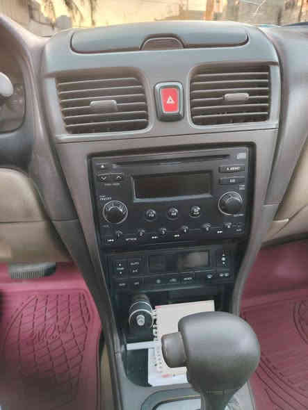 سلام عليكم سني 2011 رقم بغداد
انكليزي ب اسمي مصفره هيئه وغرامات 
كير اوتماتيك 

سنويه صالحه لغايه 2030 محرك قبق اسود.
تبريد شغال عليه ادامه من كلشي كير محرك جديد.. 
سياره احلى من صور
سعر 80وبيها مجال حك الجيه.
مكان السياره الرمادي.. 

رقم الهاتف ***********
