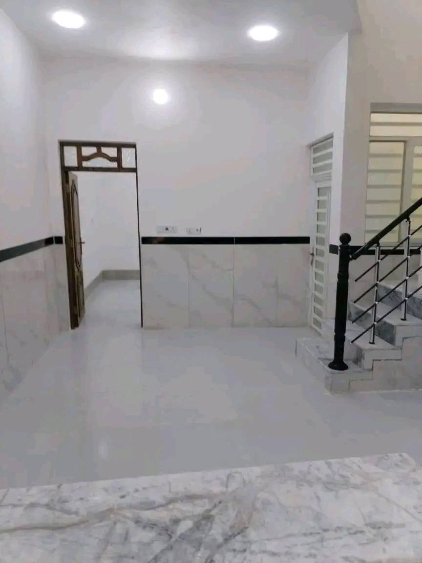 دا🏡ر(مشتملان) للــــــــــبےـعےـ  🖊،( قيد الانشاء ) 
المساحه 100 متر( 5×20)
«العنوان» الشيشان مقابل الصحفيين قرب سايدين الموضفين 
~"يتكون"~ الدار من 🌹طرمه🔑 استقبال 🔑ممر 🔑مطبخ🔑 صاله 🔑غرفه نوم 🔑🧲
للاستفسار الاتصال على ☎️ ***********☎️
