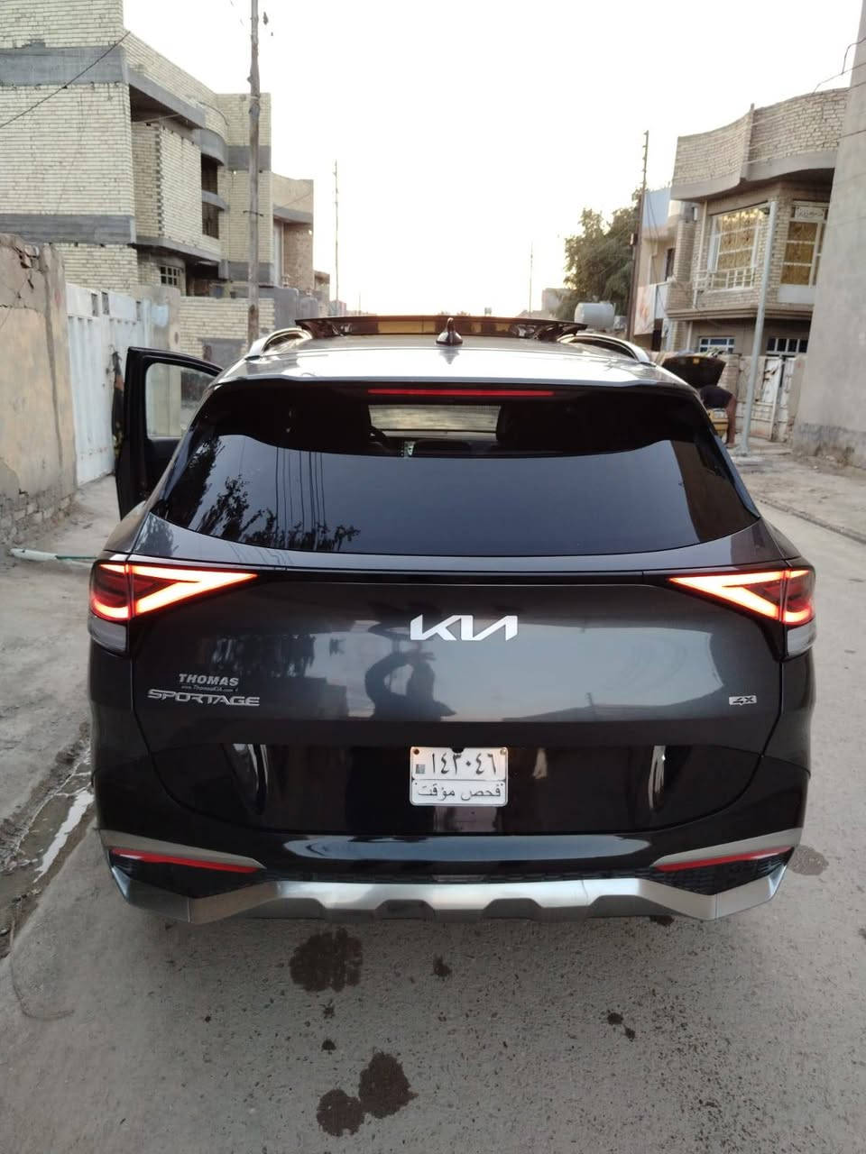 كيا سبورتج sx برستيج فول مواصفات 1/1 للبيع
موديل 2024 
 ماشية 19 بامريكا  
1. محرك 2500 
2. كير 8 نمر 
4. بانوراما
5. بصمة : تشغيل - ابواب - صندوك
6. صندوث كهرباء
7. شاشة كبيرة على طول  الدشبول تدعم  ابل كاربلاي واندرويد اوتو وفول تحكمات
8. كيجات الكترونية متغيرة حسب الوضعيات
9. انظمة القيادة : سبورت - سمارت - نورمال
10. كشنات كهرباء فول 
11. كراسي كهرباء فول تحكم مع كشن امامي متحرك عند النزول اوتماتيك
12. اضواء ترحيب عند الاقتراب مع ترحيب داخلي عند الصعود او المغادرة
13. شحن وايرليس
14. منافذ تايب سي عدد 3 مع 2 في الكشنات ومنفذ يو اس بي ومنفذ جداحة
15. هاند بريك بصمة
16. اوتو هولد
17. كاميرات 360 مع بالاشارات الجانبية مع وضعيات مختلفة للكاميرات
18. فول رادارات امامية وخلفية وجانبية . نقطة عمياء وحساسات امامية خلفية 
19. تحديد مسار ذكي
20. قيادة ألية ذكية
21. نقطة عمياء
22. كروز سرعة
23. تدفئة كشنات 
24. سستم صوت هارمن 
26. خزن كشن سائق ميموري وضعيتان
27. ويل كب حجم 19 وحساس اطار ،        
28. اشاير بالمري
29. تشغيل عن بعد
30. شاشة لمس متغيرة لتحكم الميديا او لتبريد
31. ستيرن فول تحكمات
32. السيارة 2 ويل يعني المرغوب بل سوك 
33. اللوان متغير للدشبول و ابواب السيارة
وصور الحادث موجود بالمنشور
السعر185
***********
