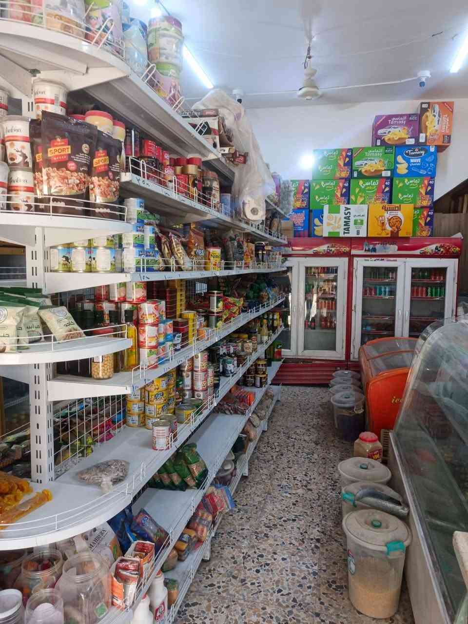 اسواق للبيع المساحه٧٠متر
بيها برادات ابو التك 4 وابو الاثنين 3
وبطحيات4 وبيها عارضة براد مال حلويات1
سلات جباس4
بيها سستم8كاميرات وشاشه وياهن ونت وبيها تانكي ماء،ارو
بيها سبالت واحد منهن ابو طنين واكو ابو ثلاث طن 
واكو رفوف وعارضه جكاير وهواي بيها بعد شغلات
عنوانها  البوبيات عامود45 تجاريه وبصفها مخبز قريبه جدا ع الولايه
الاسواق خير من الله بس يرادلها واحد متفرغ واني عندي ضرف اريد ابيع ويرادلها مسواك 
ايجارها300بلشهر ووارده 450
وسعرها بلكامل٩وبي مجال
للتواصل ***********
