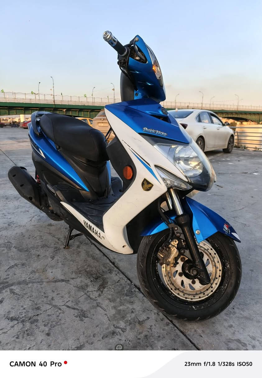 سلام عليكم سكنس لت للبيع دراجة نضيفة قبل سبوع نازلة من رمبة ماشية 32 ألف مكفولة كفر مكينة دراجة مستعجل على بيعتهة عنوان كاضمية الرقم *********** سعر 1650
