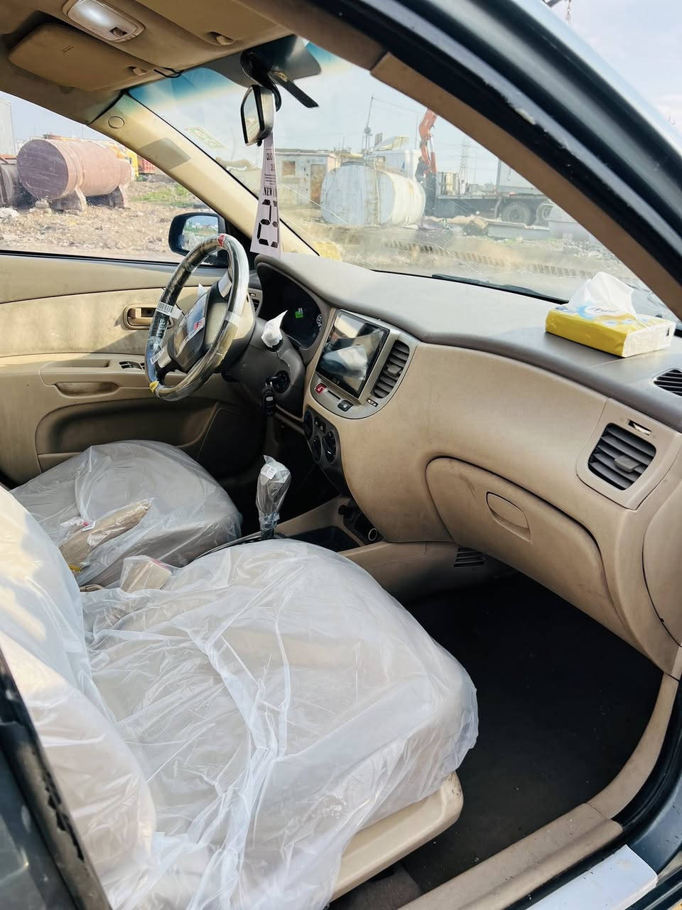 السلام عليكم ✋
كيا ريو وارد كوري فول توماتيك💯 
موديل 2008💯
رقم بغداد  اوربي انكليزي وتحول بل موصل  👋 شرط التحويل 🚦 
سنويه وهزه جديده 👋 

محرك 16 المرغوب محرك وكير شرط 👋 
تبريد ثلج 🥶 تدفئة 
طخم تاير امامي خلفي جديد 👋 

📢 السياره بدون ظرر بس جماليه فقط وشرط وكدام العين👀 
🛑#السعر83$💸وبيها مجال 
#العنوان #الموصل #موصل_الايمن 
رقم الهاتف ***********
