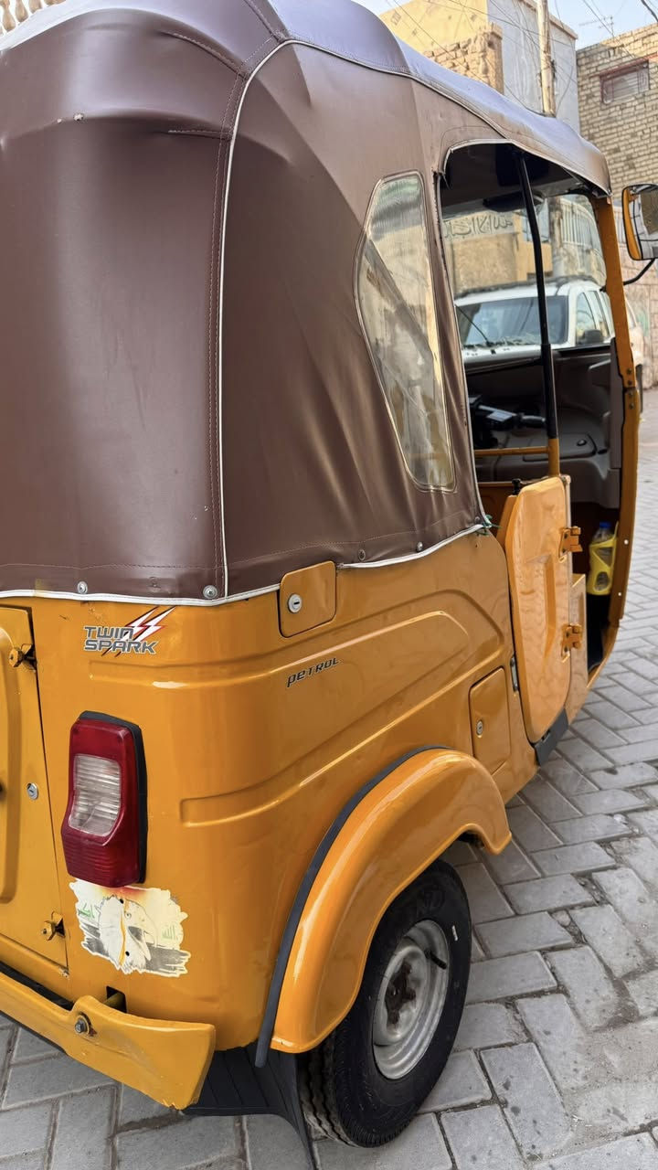 سلام عليكم تكتك 🛺 البيع مديل21 شهر10رقم وسنوية تحويل ثاني يوم العنوان مدينه الصدر *********** تصال فقط ما متواجد علخاص
