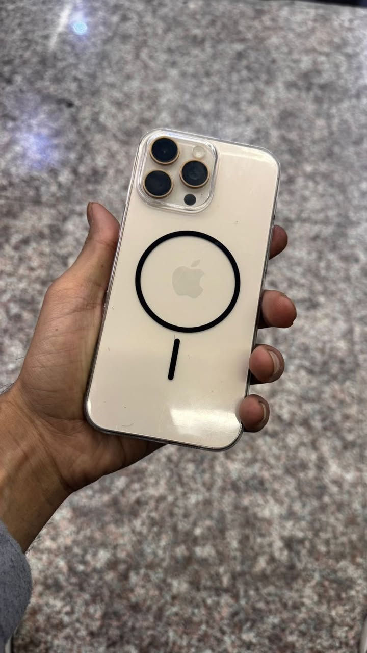 ايفون ١٦ برو ماكس للبيع كما وضح بصوره جهاز نضيف ماستر اخذته برمضان السعر  ذاكره ٢٥٦ تواصل ***********
