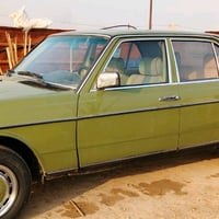 مارسدس موديل ١٩٨٢ رقم ديالى سيارة جاهزة عدا تبريد  محرك وكير بلاد السع...