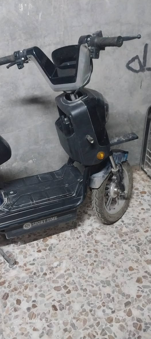 سلام عليكم دراجه شحن البيع عوزه باتريات جديده س150 رايده بكاني بغداد المين ***********
