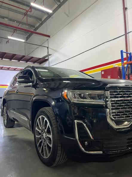 #المركبة    :  جي ام سي اكاديا 2021 فئة  دينلي اعلى فئه       لون نيلي
#الضرر      :  جاملغ خلفي ايسر جنطه  خلفي
المواصفات
1- جي ام سي  اكاديا 2021 لون نيلي 
2- محرك 6 سلندر حجم 3600
3- ويل حجم 18 اصلي مع طقم تاير اصلي 
4- قمارة السيارة حديد
5- قبق الجنطة كهربائي شفط
6- السيارة دفع رباعي 4x4 
7- بصمة 4 ابواب  وبصمة تشغيل وتشغيل عن بعد 
8- لايتات زينون عالي ناصي 
9- اشارات بالمرايا الجانبية مع حساسات الاجتياز 
10- غرفة السيارة جلد اسود اصل 
11- تحكم كهرباء لمقعد السائق فقط 
12- حساسات امامي وخلفي اصل 
113- تحكم ستيرن جهتين متكامل الايعازات
14- شاشة دشبول كبيرة لمجموعة من الايعازات 
14- مقاعد وسطية فصل سياحي 
15- عداد المسافة28000ميل فقط
16- حاجب امامي LED مع لايتات زينون عالي وناصي 
17- رادار امامي مانع للتصادم واعطاء التنبيه 
18- كاميرا خلفية دوارة مع الستيرن 
19- خاصية تحديد المسار في الطرق الخارجية 
20- سستم نيكل لمقدمة المركبة 
21- السيارة 7 راكب مع 3 قطه تبريد 
22- شاشة دشبول كبيرة لمجموعة من الايعازات
23-تحكم ستيرن جهتين متكامل الايعازات بدون إرباك
السيارة معروضة للبيع 285$         اتصال واتساب ***********بغداد حي اور معرض نور الهدى
رقم بغداد حرة تحويل ثاني يوم
