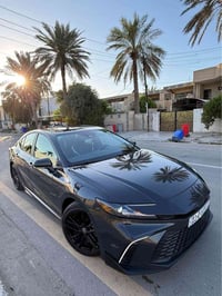 كامري XSE موديل 2025 لون مميز اسمنتي    عداد المسافة 12 الف  ‎حجم المح...