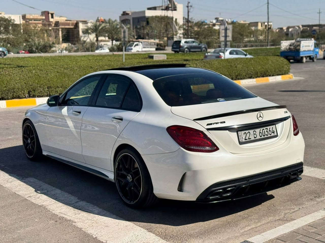 السلام عليكم 
مارسدس c43 (((((AMG ))))) 2018
محرك (6) لاتقارنها بc300 عاديه 
‏‎بانوراما
لايتات داينمك   
‏‎بصمه ابواب
‏‎صندوك كهرباء  
‏‎ستيرن ميموري 
‏‎بصمه ابواب 
‏‎كشن تدفئه
جلد
‏‎كشن خزن ميموري
‏‎دبل ماوس
‏‎كشن حضن 
‏‎حساس امامي خلفي ورادارات 
‏‎داخل دشبول وكراسي وبطاين خياط احمر
‏‎مرايه شفط وقلاب 
‏‎لايت دبل عدسه
‏‎زينون 
‏‎انضمه قياده 
‏‎كامره اصليه 
‏‎رادار جانبي (نقطه عمياء)
ماشيه 80 
غير متواجد على الفيس 
*********** 
السعر 270 وبيها مجال
مكاني بغداد السيديه
