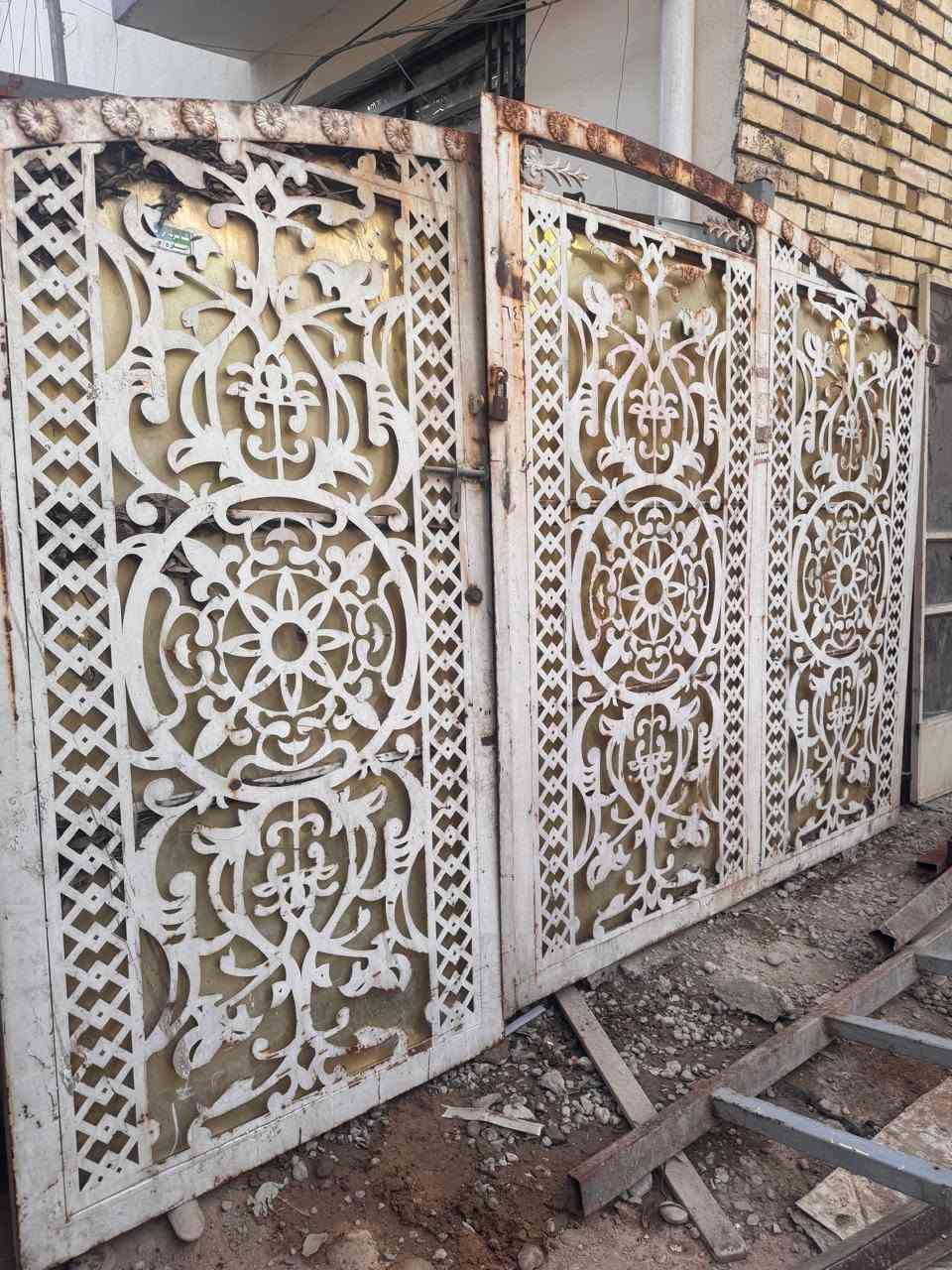 #للبيع باب  اسلايت العرض ٣مترات ونص مع الجراجيب والارتفاع مترين و٣٠حديد ثقيل  ونظيف جدا مكاني بغداد الغزالية # يوجد خدمه توصيل
***********
***********
***********
 #العراق #بغداد #الانبار #المتابعون
