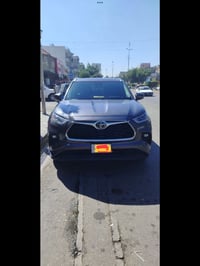 يالله ، توكلنا على الله ، تويوتا هايلندر موديل 23 ( ليمتد ) لون فيلي و...