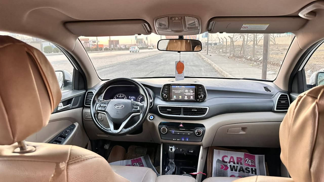 السلام عليكم
للبيع هونداي توكسن 2020
السيارة وارد خليجي مواصفات الستنادر المعروفة 
بيها صبغ نص جاملغ خلفي مع ربع قبغ صندوك بدون اي دواخل 
السيارة كلش نظيفة ومرتبة واحلى من الصور 
السعر 204 وبيها مجال بسيط 
المكان الموصل / الايسر 
تواصل واتساب ***********
