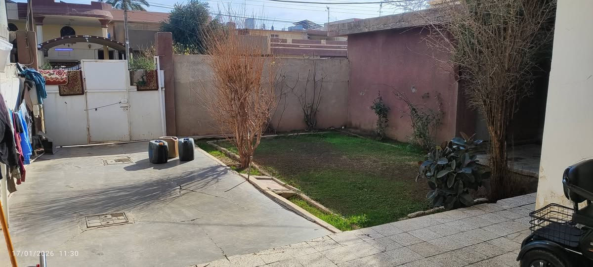 دار للبيع كركوك حي الواسطي خلف دائرة المعوقين المساحة ٣٠٠متر الواجهة ١٢ البيت طابو ملك صرف والبيت موضح كما في الصورة للاستفسار الاتصال على( ***********)
