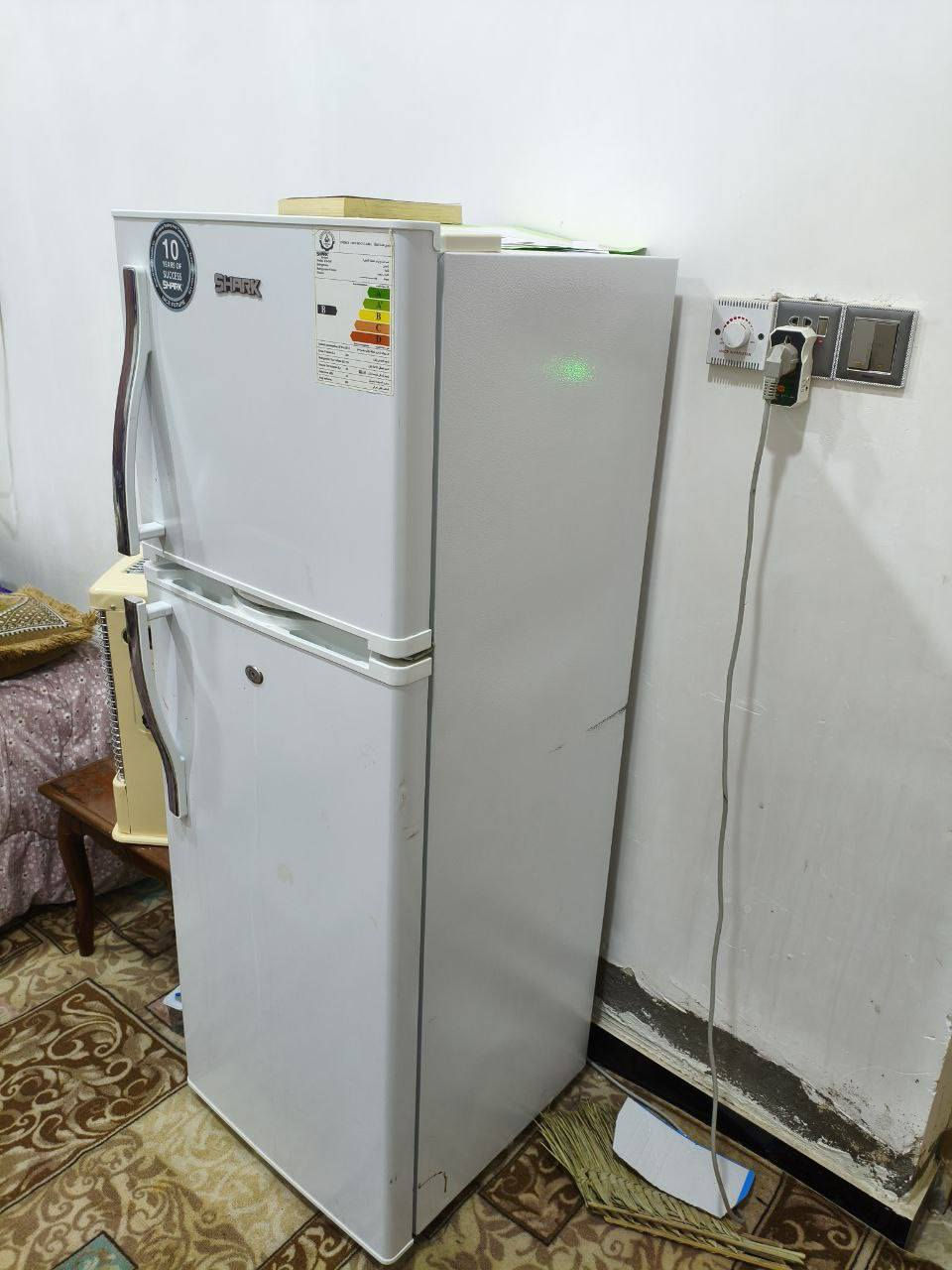 ثلاجه للبيع
10 قدم ستعمال قليل
ب200 وبيها مجال قليل 
مكاني بابل 
***********
