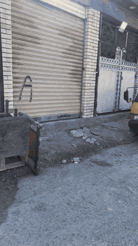 السلام عليكم بيت للبيع المساحة 200  متر ركن حي دجلة سعر 115 وبي مجال
مي كهرباء مجاري تبليط رقم صاحب الدار ***********
