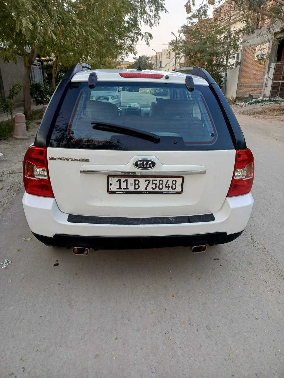 #يالله سلام عليكم كيا سبورتج موديل 2010 وارد خليجي فول موصفات
فتحه 
شاشه 
داخل صاجي 
حافضه نضارة 
ويل كب 
رقـم بغداد النكليزي جديد سنويه 2030هزه جديده بسمنه مكفوله من الحـادث بيها صبغ جاملغ باب رش صبغ بدون دواخل جاهزه من كلشي كير ومكينه حداديه تخم تاير تبريد ثلـج كلها جديد الـسعر 103بية مجال قليل عيوني حله باب مشهد للاستفسار على الرقـم الهاتف ***********
