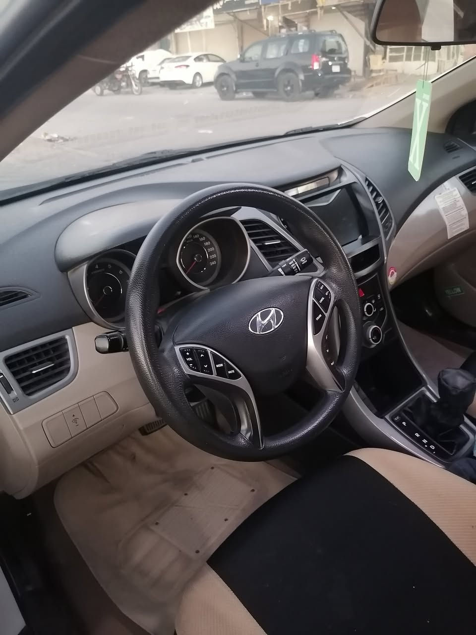 السلام عليكم 
النترا خليجي موديل 15 مكفولة من الصبغ والضربة فول مواصفات من عدا البصمة 
سلايت 
اي بي اس ABS
مري شفط 
خمسة ويل كب 
مثبت سرعة 
يدات نيكل 
دوس نيكل 
ترايش نيكل 
اربعة دسك 
مكان السيارة بالنحف 
رقم اربيل الماني 
السعر 132 وبية مجال 
الاتصال ***********
