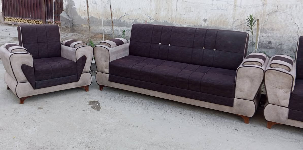 ⚜️ نبدء النشـ♕بذكر ﷲ♕ــر
⚜️  تخم 10 مقاعد تسكام ثقيل مع

⚜️  مجمده ام تاج 👑 شرط شغل 

⚜️  غراض كلش نضيفات

⚜️ المكان حصوه حي عداي

⚜️ للاسفسار الاتصال ***********
