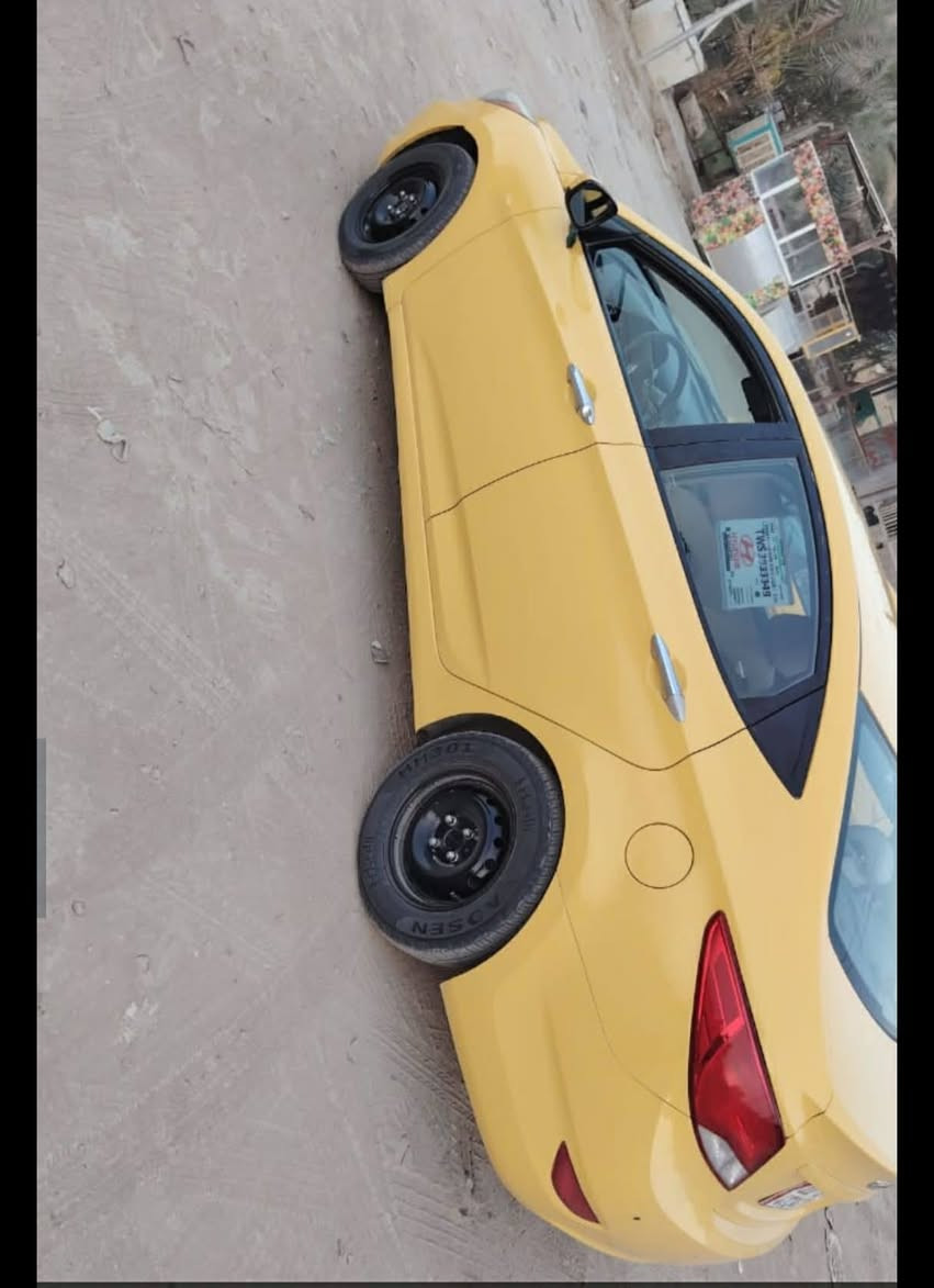 السلام عليكم اكسنت 2016 وارد أمريكي بيه جاملغ الامامي مبدل والباقي ليبل واحد مكينه وكير حداديه جديدة تبريده جاهزة السيارة  السعر 93 وبيه مجال قليل الإتصال ***********
