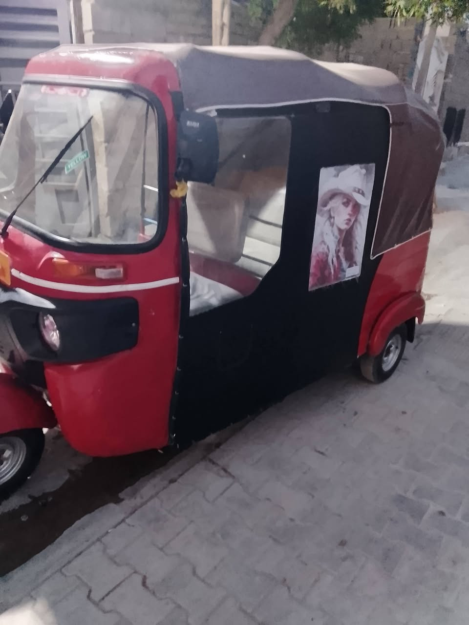 السلام عليكم تكتك للبيع نضيفه حيل كبل للشارع موديل 2018 محرك 2020تايرات جدد محرك نضيف تكتك مال بيت السعر 3500 /تلاثه ونص العنوان بغداد الشعب متواجد فقط على رقم ***********للشراي
