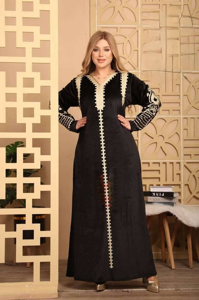 السلام عليكم كلابيه خامه ثقيل مخمل فرنسي شغل مصري قياسات من M-XXXL
سعر القطعه 15000  القطعتين 25000  توصيل حي الفرات حي الجهاد مجاني
باقي مناطق بغداد 5000
للحجز مراسلة الواتساب ***********
 وبدربك متابعه للبيج فضلا وليس امرا تحياتي
