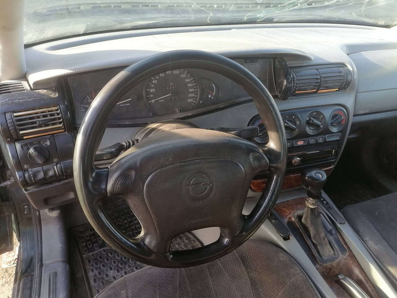 السلام عليكم اوبل بزون 95 للبيع مكاني واسط/الصويره
سنويه ساقطه قبل 6 أشهر السياره مابيها قطره معجون بس جارده بأسم ولد من بغداد رقمه عندي وموجود يحول شوكت متريد ضمان التحويل سعر 25 ورقه وبيها مجال قليل
***********
***********
