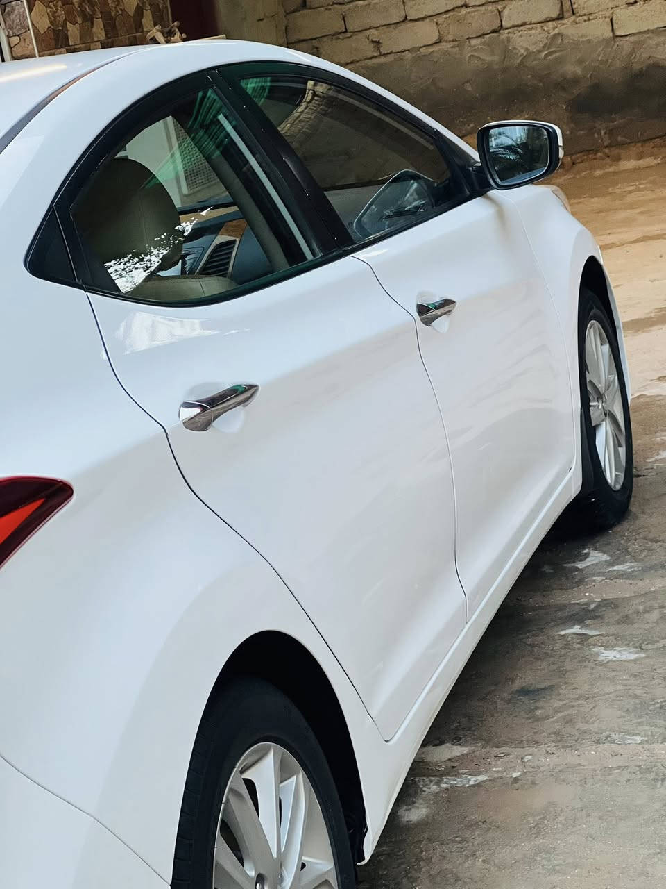 السلام عليكم النترا 2015.فولً  مكفوله مكينه 1800  رقم نجف بااسمي سنويه لل28 السيارة جاهزه من كلشي التفاصيل على الرقم ***********واتساب
