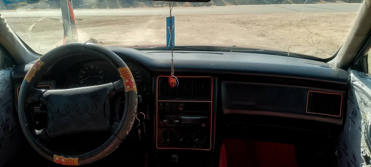 سلام عليكم سيارة للبيع كير تماتيك موديل 92 مكاني سماوه خضر وسياره بسمي ال يحب يتواصل وياي هاذه رقمي ***********
