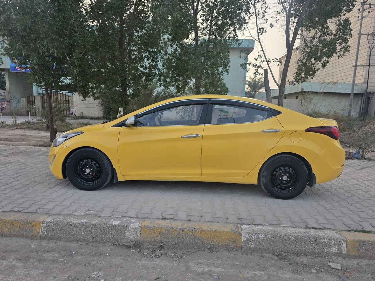 النترا 2015 خليجي سيارة جديدة بيه طخة بصيطة بلجاملغ الخلفي بدون دواخل مكينة وكير وحدادية وتبريد كل جديد هيئة غرامات مصفرة رقم بغداد دولي السعر 87 رقمي *********** مكان السيارة حلة المركز
