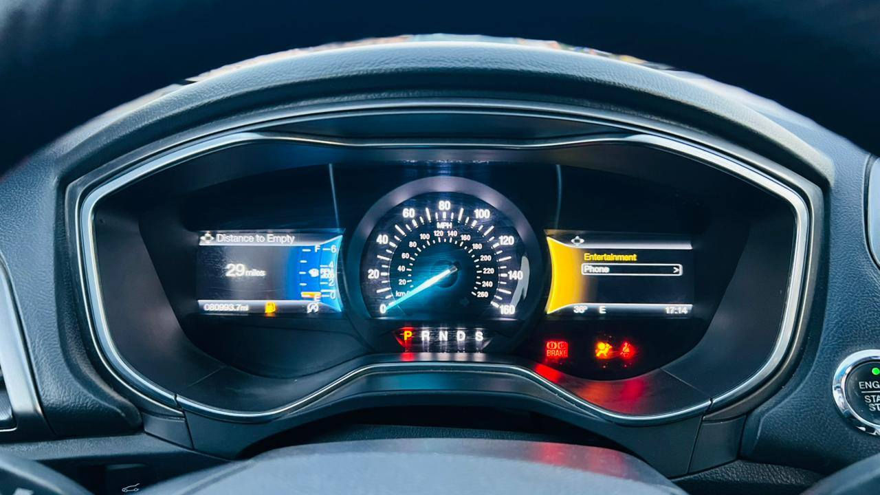 فورد فيوشن
موديل:2017
محرك:1.5 تيربو
محرك ما مفتوح
الموصفات:
1-بصمه
2-شاشه 
3-ثلاث كيج
4-رمز الباب
5-حساس
6-لايت ليد
__________________________
السياره ماشيه 80 الف ميل
سياره بيها قتعتين خليجي و قتعتين كلير امريكي يعني 4 قتع
ايرباك الستيرن مبدل شركه 
السعر:105 و بيه مجال
رقم موبايل:***********
رقم الشاصي
3FA6P0HDXHR166380
