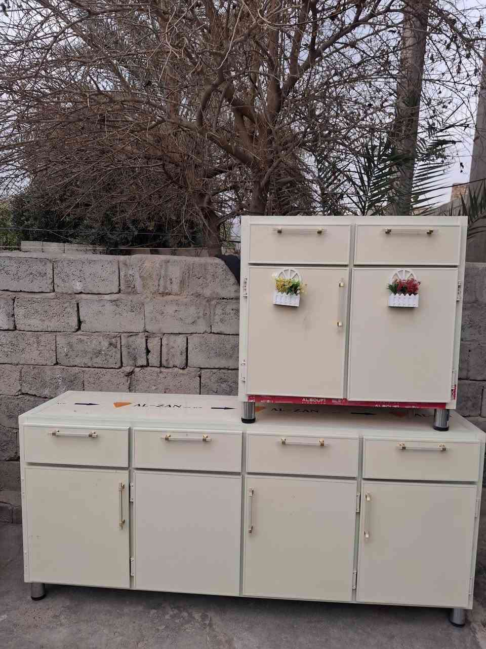 #غراض_للبيع 
1_سدية عيادة عدد 2 
2_كاونتر مختبر للبيع كلش جديد مستخدم شهر 
3_ميز بلازما 
4_حافة جرباية 
5_ثلاجة 
6_فرشه 
التواصل واتساب ***********
