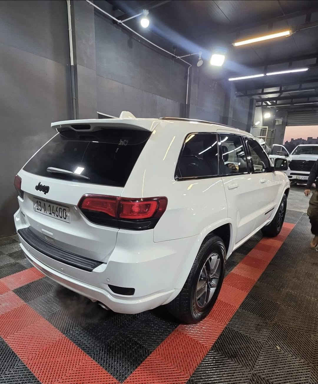 🔴جيب لاريدو 2020 ( امريكي )دخول جديد كتاب ضباط
رقم ميسان دولي تحويل مباشر وارد امريكي ضرر دعاميه مبدله فقط 
* المواصفات :
* سقف بانوراما. 
*رادار امامي
* نقطة عمياء 
*داخل اسود جلد  
* المقاعد الأمامية كهربائية .
* تحديد مسار .
* المقاعد الأمامية مع تدفئة . 
* المقاعد الخلفية مع تدفئة .
* مقود السائق كهربائي . 
* تدفئة ستيرن .
* الشاشه لكبيرة 8.4 انج .
  بروجكترات زنون . (بلاد)
* تشغيل عن بعد .
* صندوق كهربائي .
*  حساسات أمامية . 
* كاميرا خلفية .
#السعر257
🚗🚗🚗🚗🚗🚗

 📞 للاستفسار:
***********
