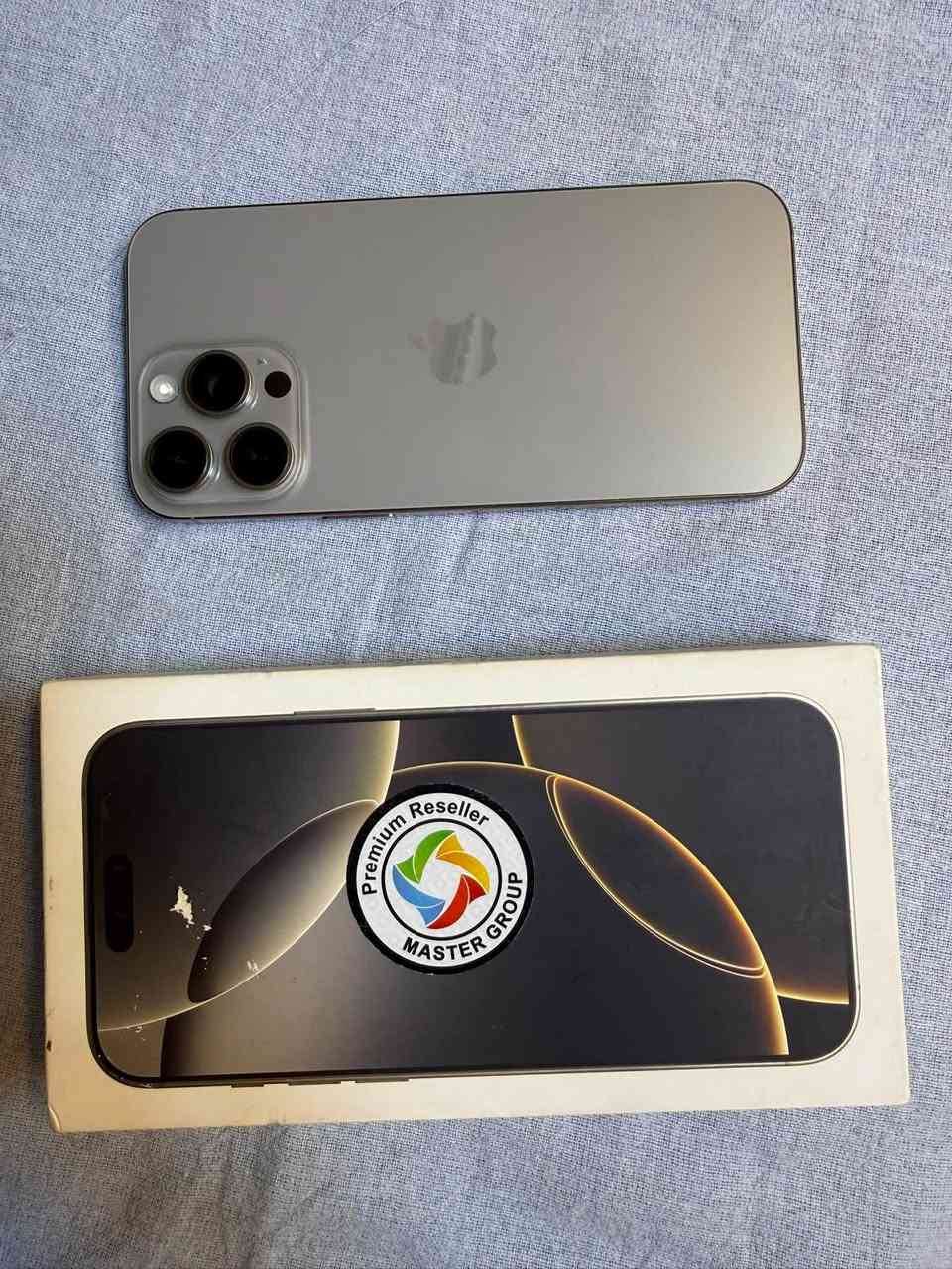 Iphone 16 pro max 256 
ايفون 16 برو ماكس ذاكرة 256 
اقرة تفاصيل الجهاز قبل متخابر 
الجهاز ضمان ماستر بي ضمان سنة كاملة
متفعل قبل 3ايام 
نموذج N  الون التيتانيوم الطبيعي
كارتونة وغراضة جدد كاملات
الجهاز مستبدل من شركة ماستر بالضمان 
بي قطعة اصلية من ابل 
داخل الضمان وتر بروف
عدد دورات الشحن 2 فقط  السعر 1400 قفل 
خالي من اي عيوب او مشاكل جهاز جديد بمعنى الكلمة 
ااكد بي ضمان سنة كاملة من داخل المحل 
للعلم الجديد مليون 700 
عنواني زيونة  ***********
