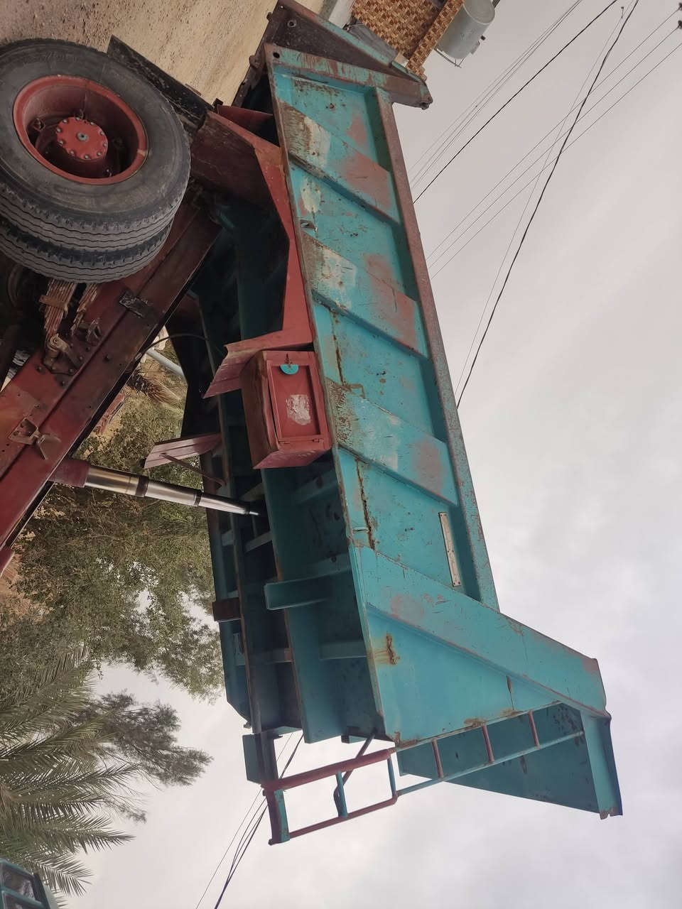 السلام عليكم للبيع بدي 80 بلادي للاستفسار الاتصال ***********
