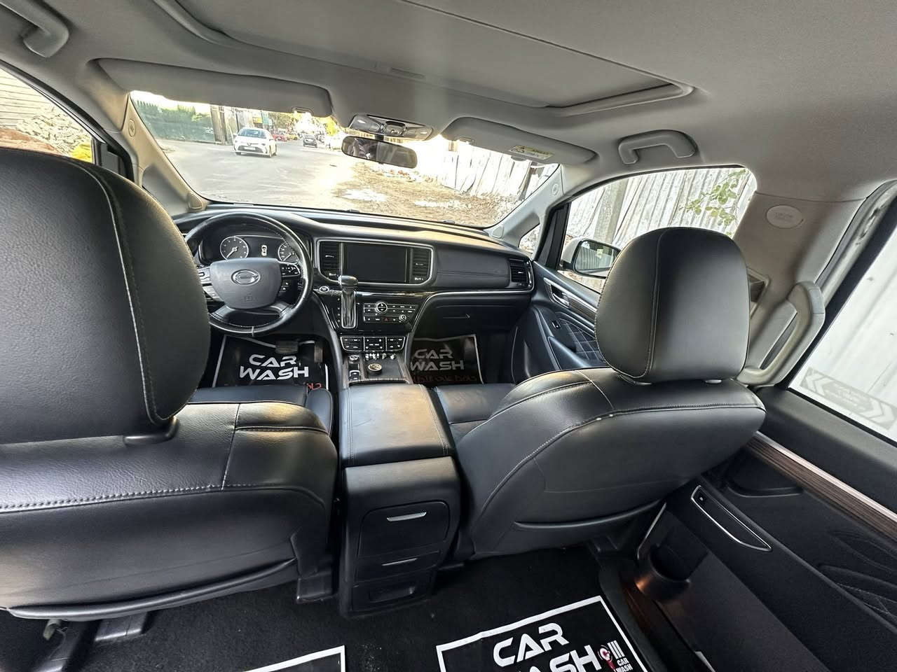 السلام عليكم للبيع GN8
موديل 2020
فول موصفات 
محرك 2000تيربو
فقط دعاميه اماميه صبغ 
كشنات جلد 
باب اسلايت كهرباء
فتحه
السياره جاهزه من كلشي 
ماشيه 108الف

السعر 155$
رقم***********
