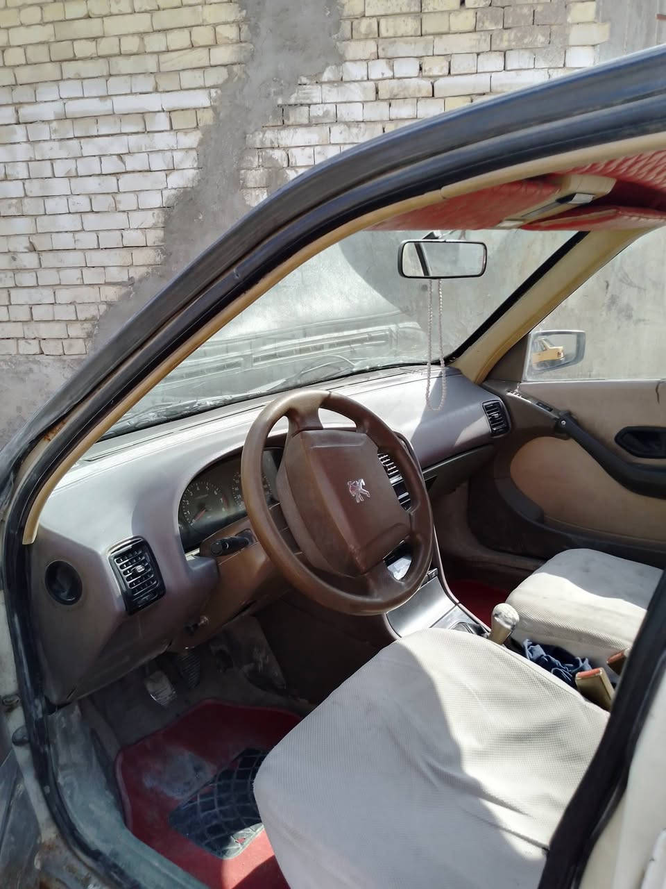 سلام عليكم 

بيجو 405  للبيع موديل 2009 سنويه جديده لل 2027 

السياره مكينتها كايمه تعبانه كلش

حداديه نص عمر تبريد شغال 
تخم تاير نضيف بيها نص عمر 
ابيعها ع وضعها 
سعرها 20 وبيها مجال قليل 
للاستفسار ***********
