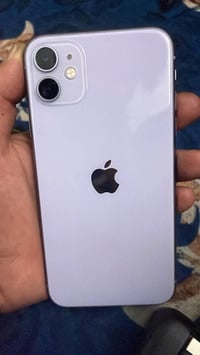 ايفون 11 عادي ذاكرة 64   مبدل بطارية اصلي فقط حالياً 69 وشحن زين  كلشي...