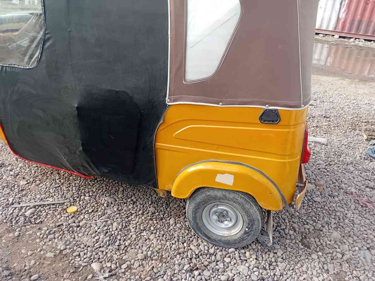 تكتك ٢٠٢١ رقم وسنويه بسمي تحويل ثاني  يوم الدوس الخلفيه فقط وبيه بارد باللغد اليمنه مكينه خير من الله ب٧ وبيه مجال بسيط وترهم مراوس ب١٩ حته اذا أوراق مكاني حريه ***********
