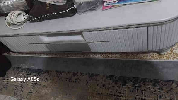 ميز تلفزون ابيض ورصاص واسود لبيع واحد ٣٥ قفل عرض خاص يومين فقط٠٠ ***********وتساب اربيل وتوصيل كل محافظات
