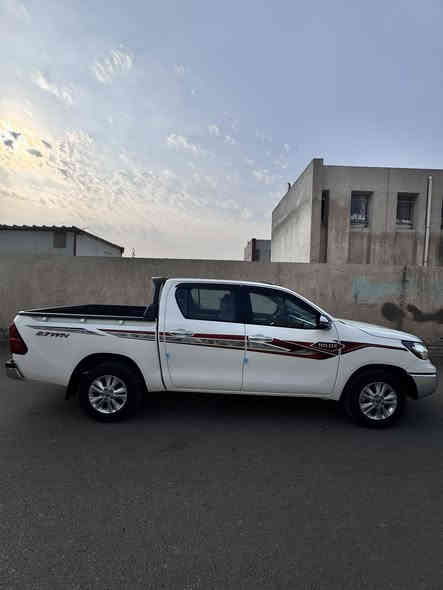 السلام عليكم للبيع او المراوس بهايلوكس اقل منها
هايلوكس 2023 
وكالة زيرو
مكفولة كفالة عامة من الصبغ والضربة والتبديل والبارد والشخط والتكحيل 
ساز باب اول 
شحن لاسلكي
تبريد بالكشنات
شاشة جبيرة 
اشارة بالمري
اوتوماتيك
بأسمي بغداد تحويل مباشر
السعر 285 وبيها مجال كلش بسيط
***********
