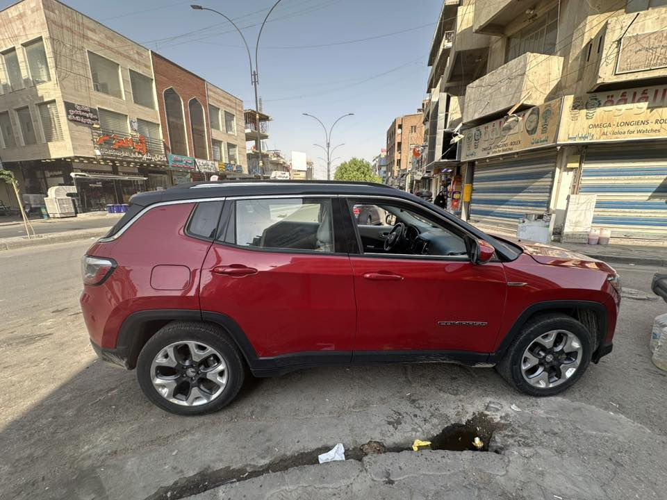 السلام عليكم
جيب كومباس ٢٠١٨ فول مواصفات لمتدد
مكينه ٢٤٠٠ كير ٦ نمر تو ويل
حادثه جاملغ صفحة السايق 
وبيه سونار 
وهنا بالعراق جاملغ عكس السايق بيه ضربه خفيفه ونصبغ
مواصفات 
جنطه كهرباء
هيتر كشن سايق وكشن الصدر ستيرن هيتر
كشن السايق كهرباء
بصمه تشغيل بصمه بيبان تشغيل عن بعد
سايد بريك بصمه
تبريد قطعتين
مثبت سرعه 
رادار خلفي رادارات جوانب
السعر ١٢٥$ 
الاتصال ***********
مكان السياره بغداد الاعظميه
