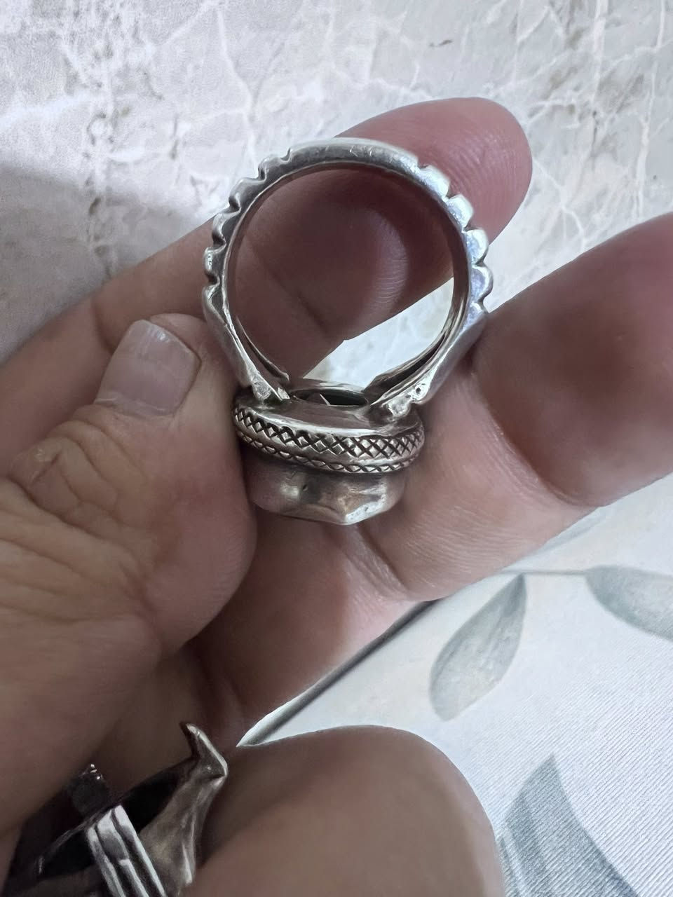 در نجفي مترش مذمم من ارض النجف ثقيل نطيني سعره وتستاهله***********
