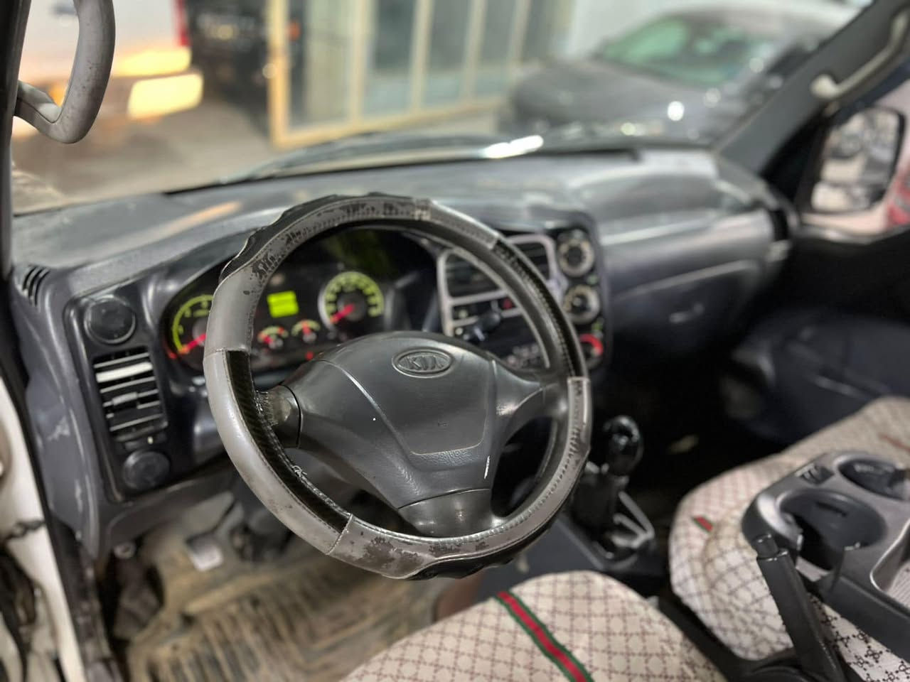 كيا حمل 2009 بدون حادث
سعر 89 ورقه فقط
***********
***********
رقم و سنوية جديد لغاية 2029  محرك 2.7 مابيهه عيب بدون حادث بدون ضرر للبيع نقدا فقط مكانها أربيل
