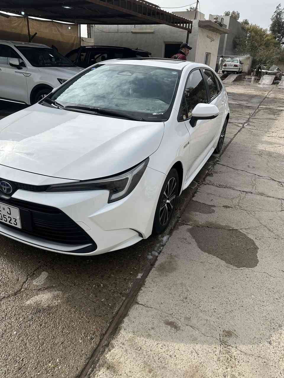 السلام عليكم
كورلا هايبرد 

موديل 2024 رقم اربيل 

سياره جديده جداً بحاله والوكالة 

جداً معتني بيها ماشيه 24

مكفوله من صبغ وضربه ولبارد عدا رصعه  في هلال خلفي صورته 

موصفات فول مواصفات 

بصمه تشغيل أبواب وبيبان 

اوتو هولد 

سايد بريك كهرباء 

نقطعه عمياء 

سلايد كهرباء 

تغليف ارضيه ولصندوق كله بعده ع زيرو 

السعر 148بيه مجال بسيط بكانه سامراء 
لستفسار ***********
