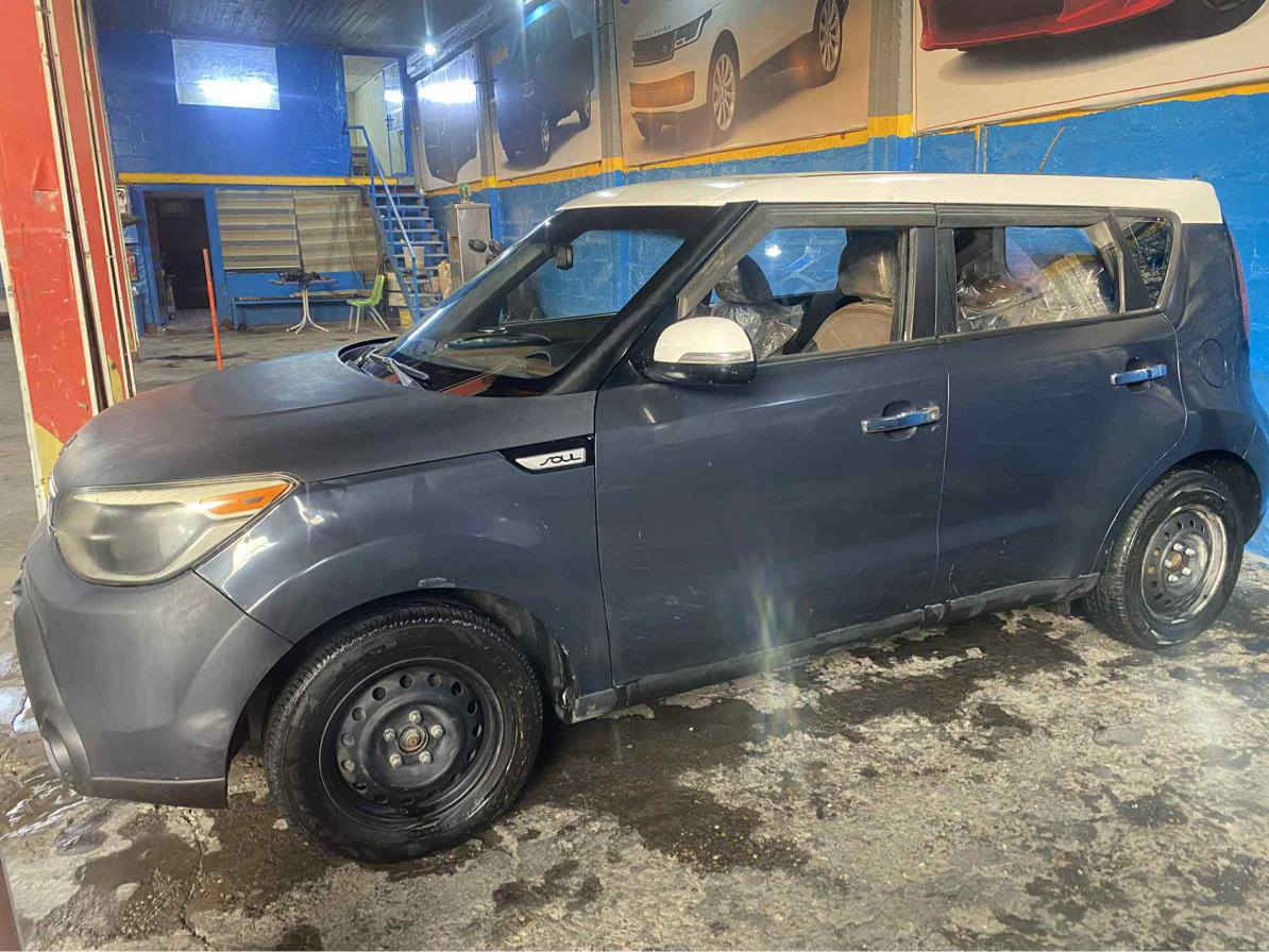 السلام عليكم للبيع كيا صول 2014 محرك 2000 GDi  صدر امامي  خلفي نضيف تبريد شغال تدفئه شغاله سياره كامله ومحتاجه كل شيء السياره ادوات بدون كص السعر 50 وبيه مجال ‏‪***********‬‏
