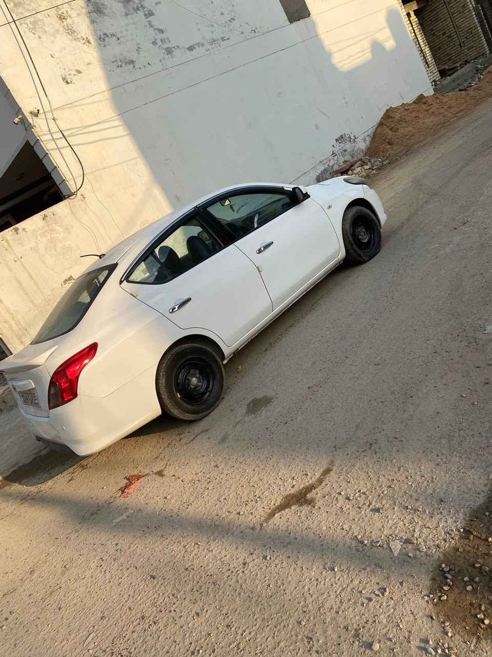 نيسان سني هندي سياره مكفوله من كلشي بيها بارد بجنطه مكاني الدوره رايده 110 وبيها مجال هاذه رقمي ***********
