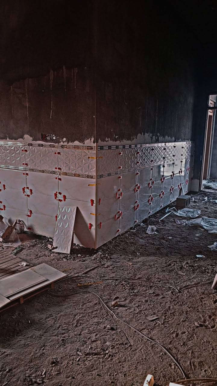 خلفه سيراميك متفرغ 
شغل بليرضي الله وهاذ جزئ من اعمالي
لانكم تستحقون الافضل
هاذ رقم المبايل ***********
