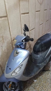 دراجة ماكس منغولي جديدة استخدام جدا قليل وبانزينها محسن ومكفولة حاوية....